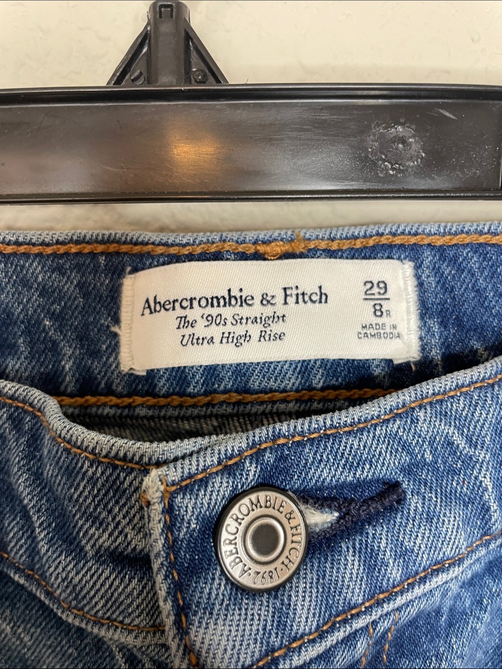 Abercrombie & Fitch | Women’s 90’s Straight Leg Ultra High Rise Size 29 NWT - Picture 3 of 6